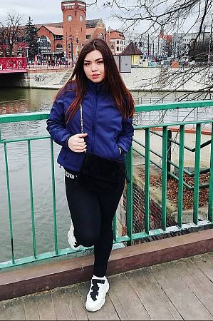 Катерина, метро Площадь Революции