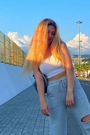 Катерина, метро Локомотив