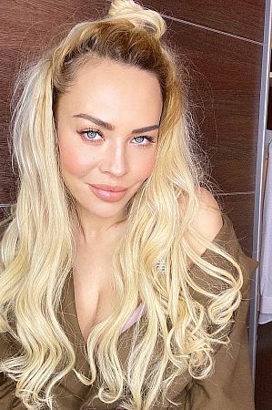 Маша, метро Полянка