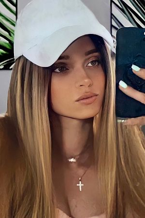 Лена, метро Коммунарка