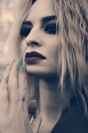 Лена, метро Смоленская