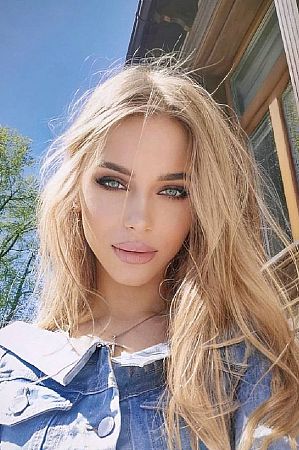 Анна, метро Нахимовский проспект