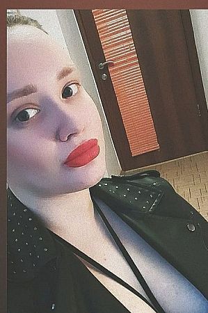 Лена, метро Театральная