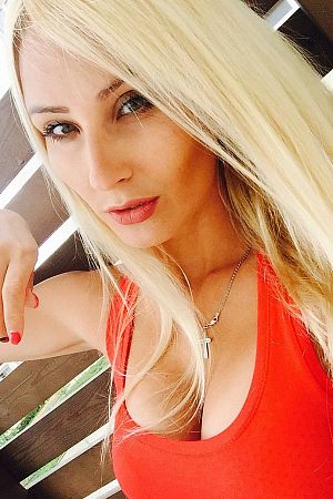 Лена, метро Первомайская