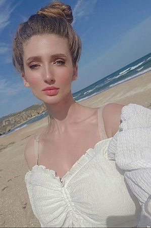 Лена, метро Римская