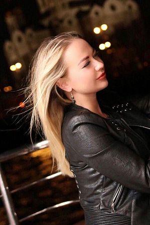 Лена, метро Авиамоторная