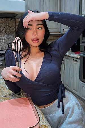 Диана, метро Выставочная