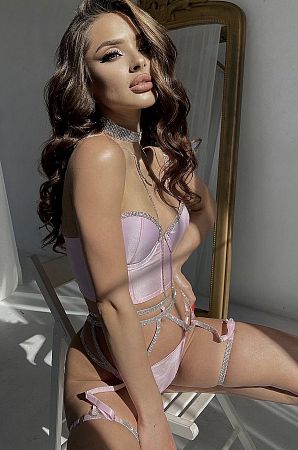 Лиза, метро Лесопарковая