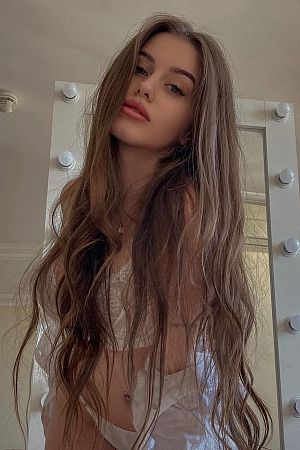 Оля, метро Лермонтовский проспект