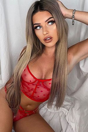 Камила, метро Проспект Вернадского