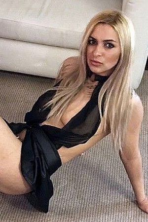 Айза, метро Бабушкинская