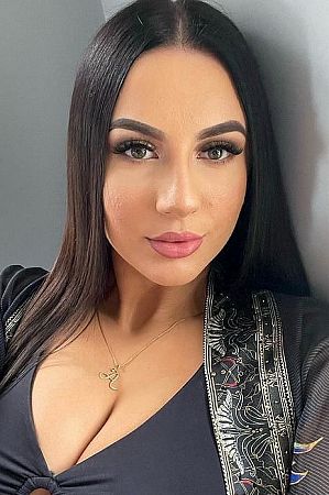 Анна, метро Молодёжная