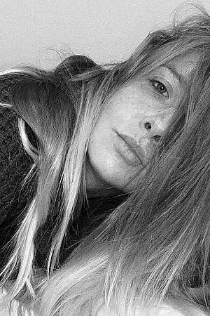 Анна, метро Митино