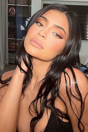 Анжелла, метро Баррикадная