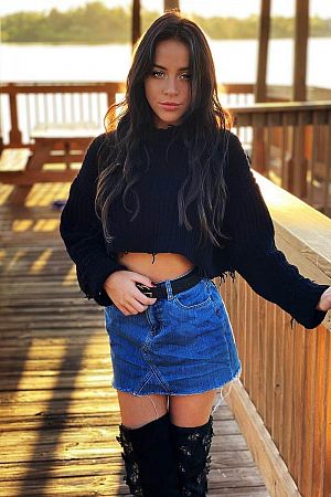 ОЛЯ, метро Митино