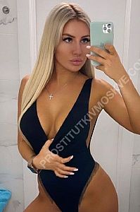 Оля, метро Таганская