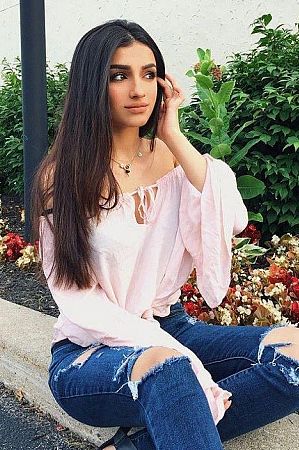 Кира, метро Беляево