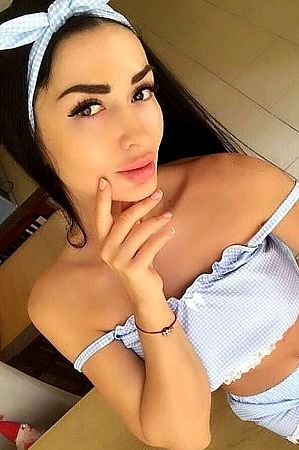 Катя, метро Планерная