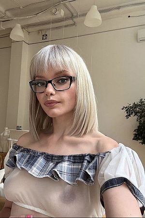 Елена, метро Университет